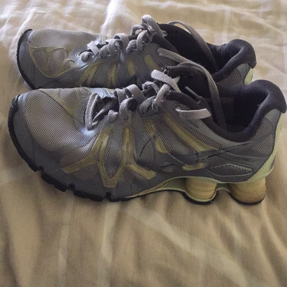 Women's Nike shox size 7